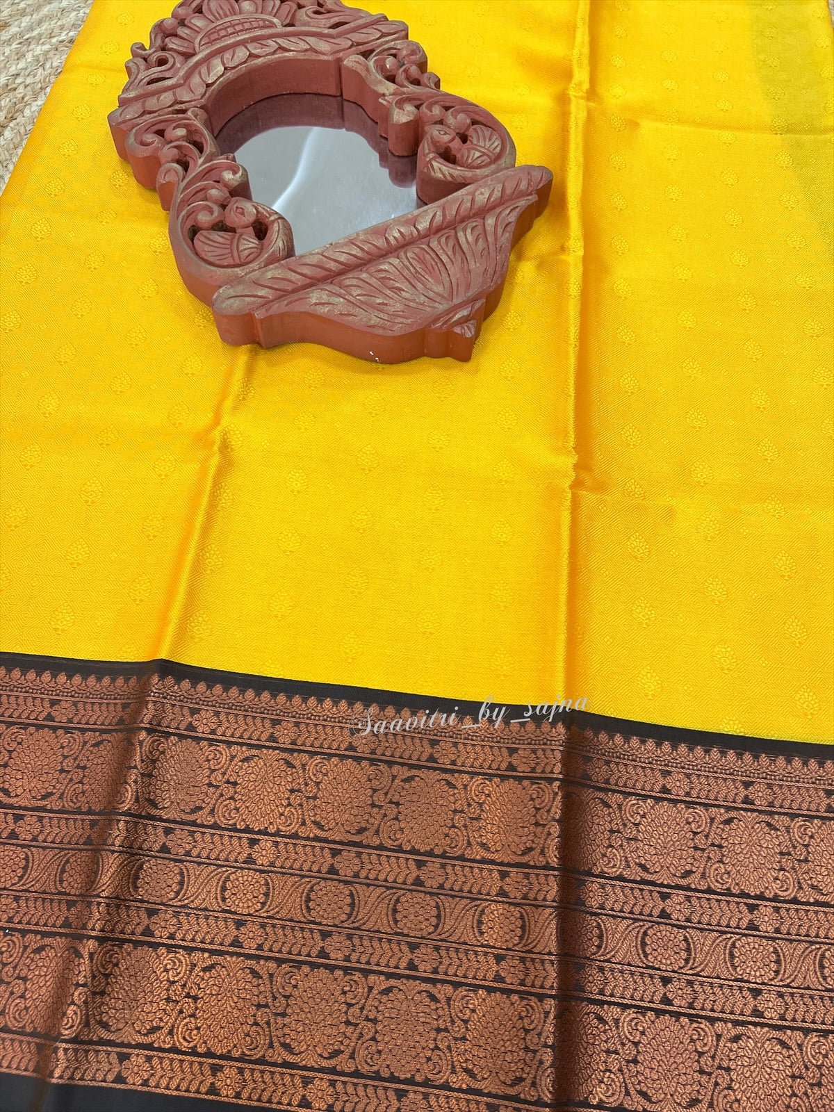 Semi silk with border 1218