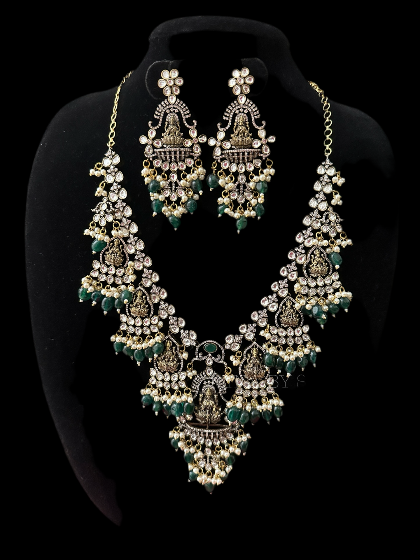 Victorian set with emeralds 3541