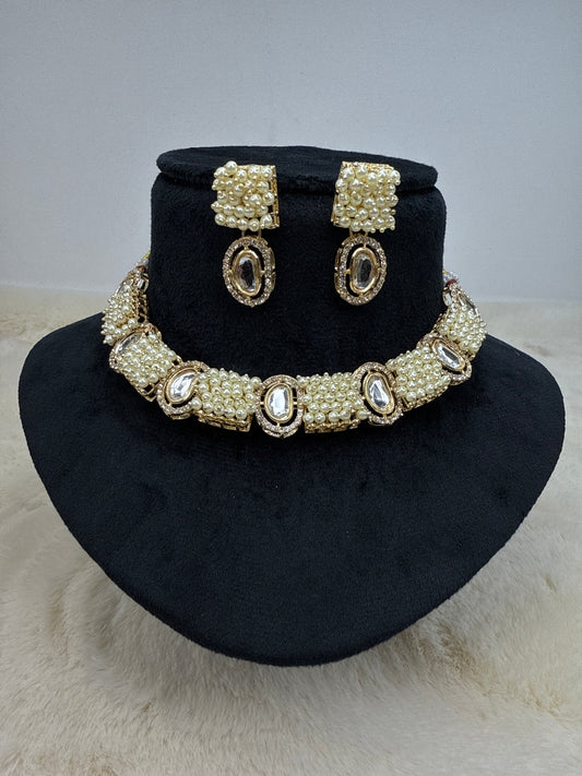 Pearl choker